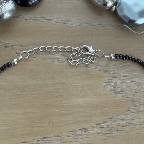 Vtg Chunky Gunmetal Black Silver Beaded Necklace Matching Set Stretch Bracelets - Picture 5 of 16